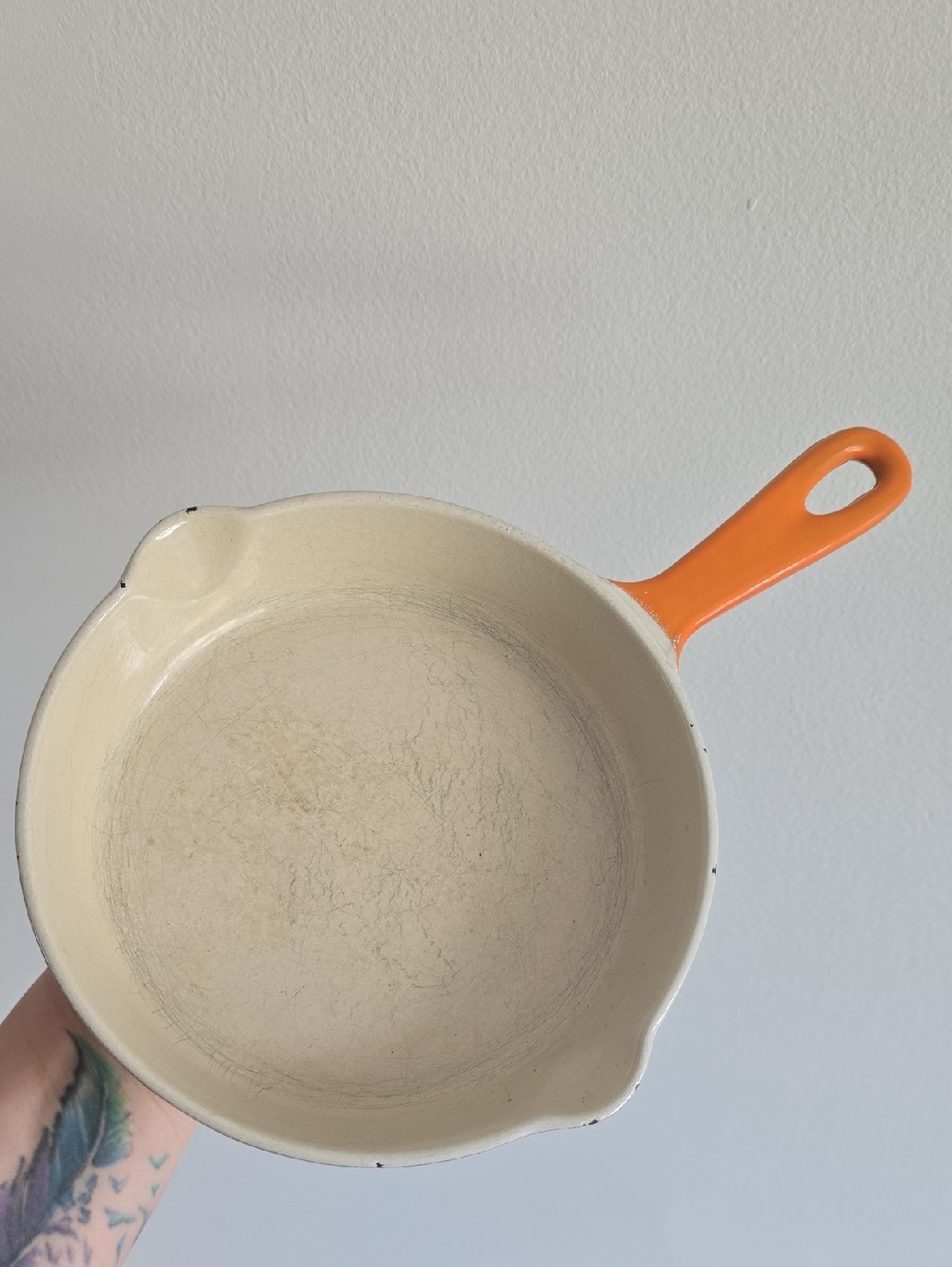 Vintage Le Creuset Orange Enameled Cast Iron Skillet - 16 - Picture 4 of 7